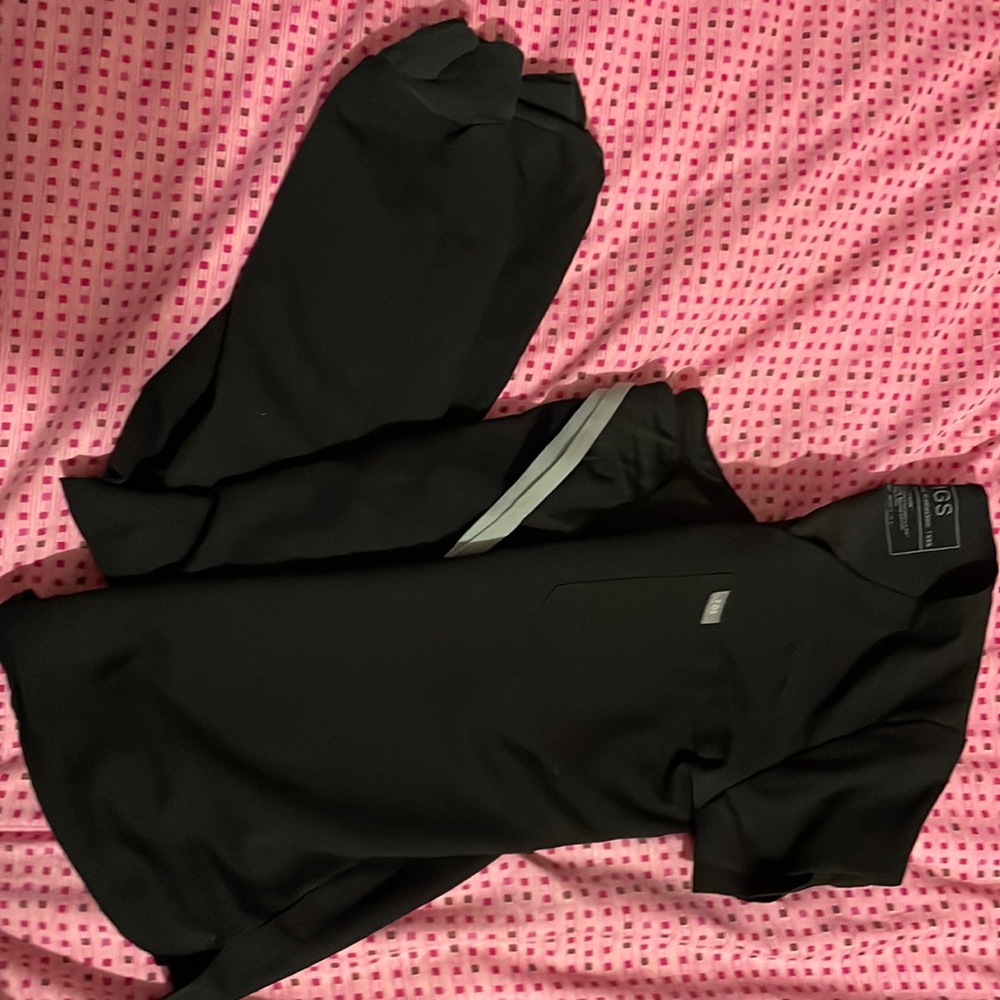 Black figs xxsp joggers and xxs one pocket top